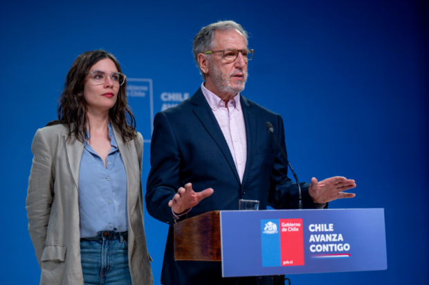 El biministro, Álvaro García.