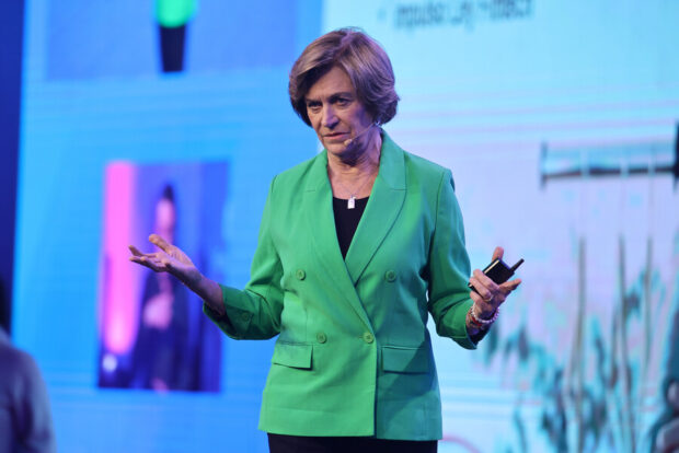 La candidata de Chile Vamos, Evelyn Matthei participa de Summit País Digital