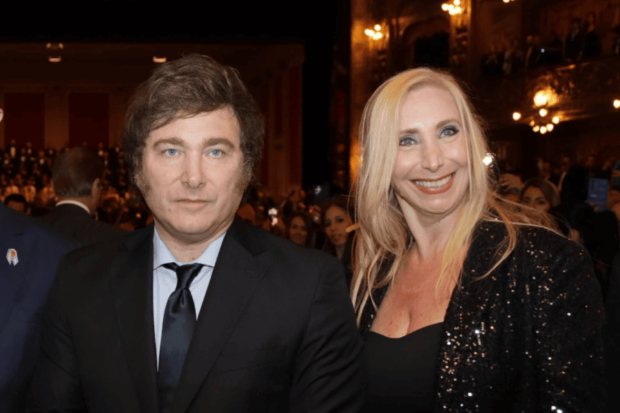 Presidente de Argentina, Javier Milei, junto a la secretaria general de la Presidencia y hermana, Karina Milei.