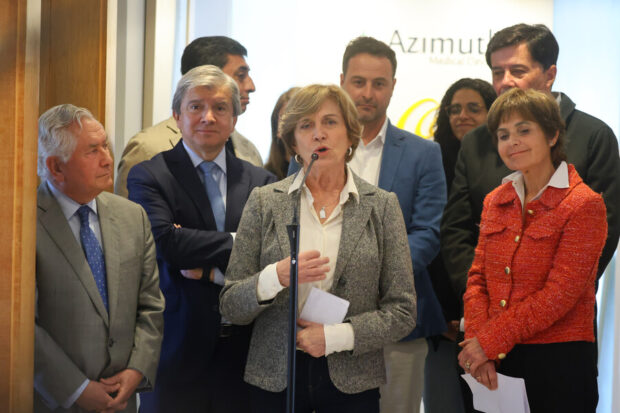 La candidata presidencial Evelyn Matthei denuncia deudas del Gobierno con el sector de la salud y su impacto en los chilenos. Imagen: Agencia Aton.