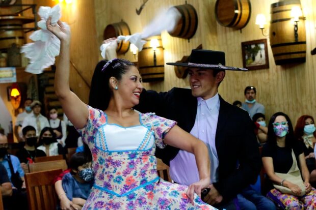 areja de cueca inaugurando la temporada de chicha en Las Pipas de Einstein.