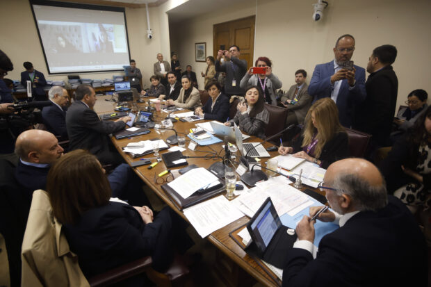 Valparaiso, 9 de septiembre 2025 La subsecretaria de Salud, Andrea Albagli, y la ministra de Salud, Ximena Aguilera, durante la Comision de Salud en el Senado Sebastian Cisternas/Aton Chile