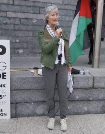 Connolly en un mitín pro palestino. Vía X@TruthFairy131