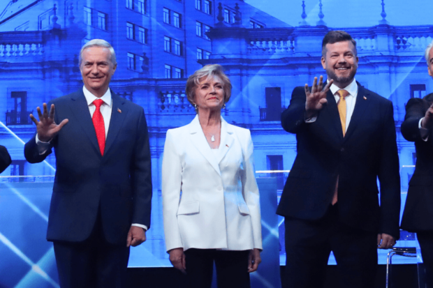 Los candidatos presidenciales José Antonio Kast, Evelyn Matthei y Johannes Kaiser.