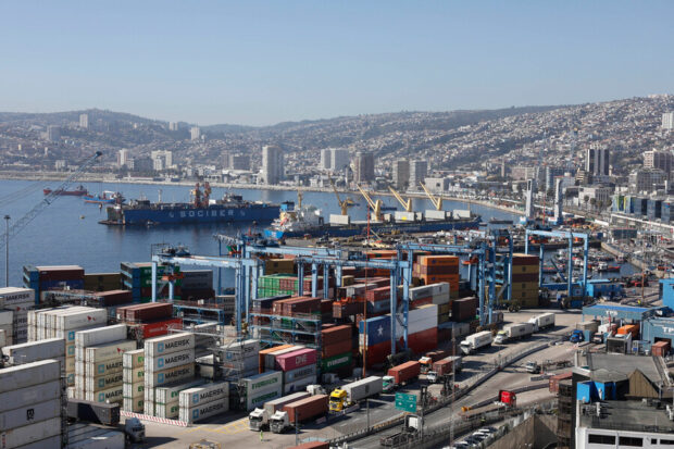 Containers en puerto de Valparaíso.