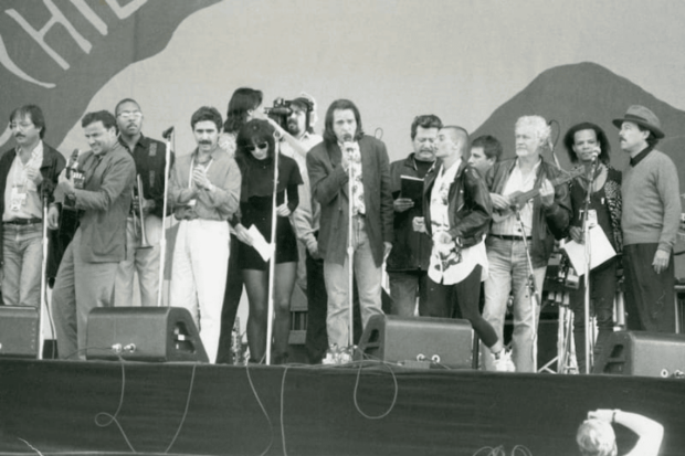 Parte de los músicos que fueron parte del concierto "Desde Chile... Un abrazo a la esperanza". Foto: Amnistía Internacional.