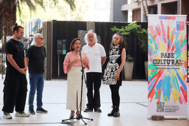 La ministra de las Culturas, Carolina Arredondo, durante el anuncio de la alianza con Lotus que permitirá ampliar los beneficios del Pase Cultural. 