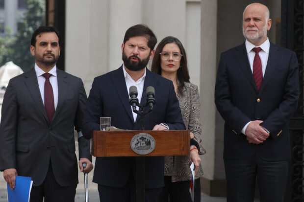 Presidente Boric, Jaime Gajardo, Camila Vallejo y Álvaro Elizalde durante el anuncio. Foto: Aton