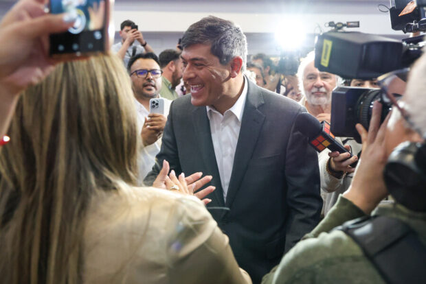 Franco Parisi en conteo de votos. Sebastian Nanco/Aton Chile 