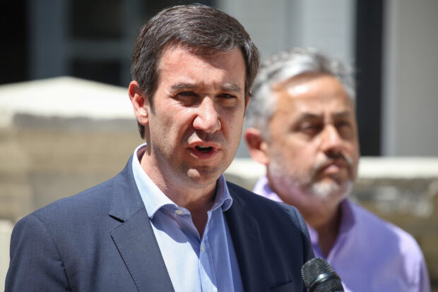 Guillermo Ramírez, presidente de la UDI, fotografiado en punto de prensa