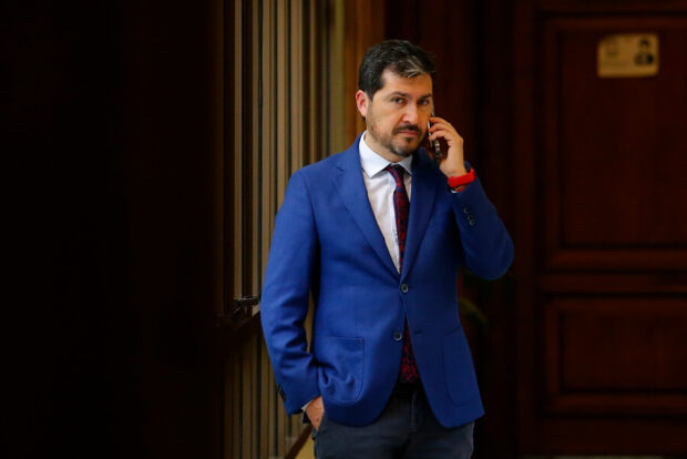 Diputado Hugo Rey en la cámara de diputados