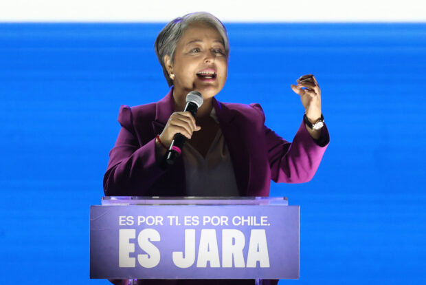 Santiago 11 de noviembre 2025. Se desarrolla el acto acto de cierre de campana de la candidata presidencial Jeannette Jara en la Region Metropolitana. Dragomir Yankovic/Aton Chile