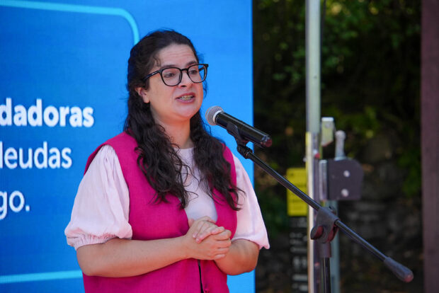 Ministra de la Mujer y Equidad de Género, Antonia Orellana, en el lanzamiento de la nueva campaña de Chile Cuida. "Detrás de cada persona que cuida, hay un país que cuida con ella".