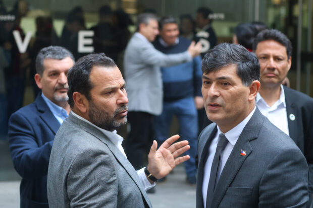 Rodrigo Vattuone, presidente del Partido de la Gente, junto al ex candidato presidencial, Franco Parisi. Foto: Jonnathan Oyarzun/Aton Chile