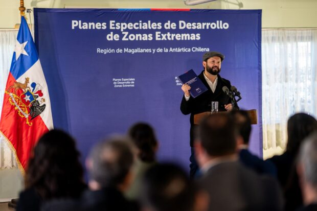 Presidente Gabriel Boric firma el nuevo Plan Especial de Desarrollo de Zonas Extremas (PEDZE), para la Región de Magallanes y de la Antártica Chilena.