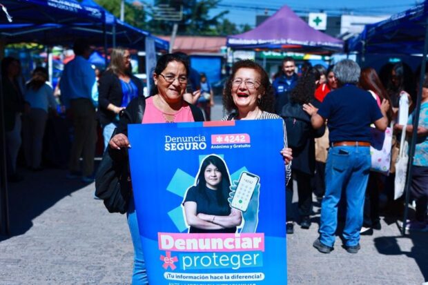 Vecinas de Puente Alto con campaña "Denuncia Seguro".
