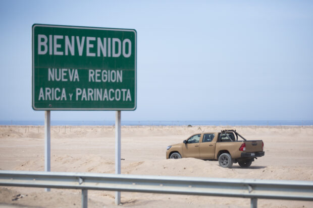 Solo una veintena de migrantes permanecen en el limite fronterizo de Chile y Perú. Personal del ejercito realiza patrullajes en el limite fronterizo y con puntos de control en la carretera 5 norte. Foto: Patricio Banda/Aton Chile