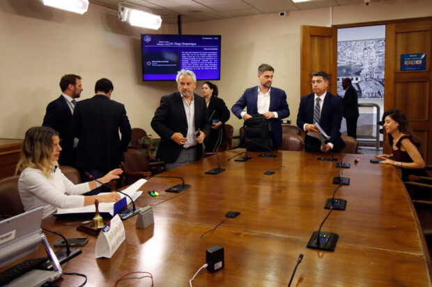 Comisión revisora de la acusación constitucional Diego Simpertigue. Sebastian Cisternas/Aton Chile.