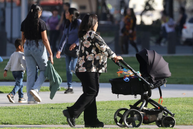 Imágenes referenciales del día de la Madre. Foto: Jonnathan Oyarzun/Aton Chile