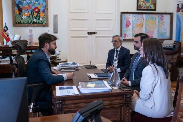 Presidente Gabriel Boric encabeza reunión con los ministros de Seguridad Pública, Justicia y Secretaría General de Gobierno, Luis Cordero, Jaime Gajardo y Camila Vallejo, respectivamente.