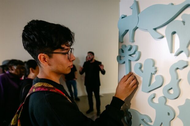 Exhibición de “Vivos y presentes. Arte de los pueblos Atacameño/Lickanantay, Mapuche y Rapanui”, exposición del Museo Chile de Arte Precolombino.