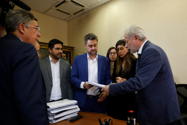 Diputados ingresan Acusación Constitucional contra el ministro de la Corte Suprema, Diego Simpertigue. 