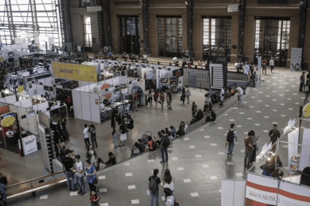 Vista panorámica de la Estación Mapocho durante una de las ediciones de la Feria Pulsar.