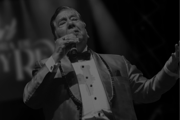 Tommy Rey, fundamental voz de la cumbia chilena.