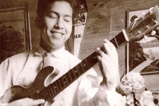 Tommy Rey, fundamental voz de la cumbia chilena, durante su juventud.