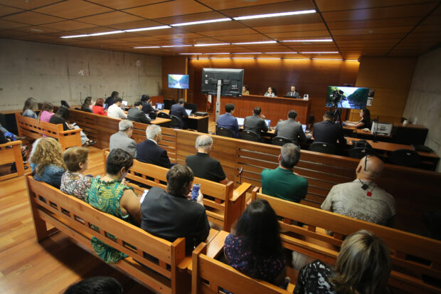 Alegatos de clausura de la defensa de Claudio Crespo en el juicio por el caso de Gustavo Gatica. Foto: Jonnathan Oyarzun/Aton Chile.