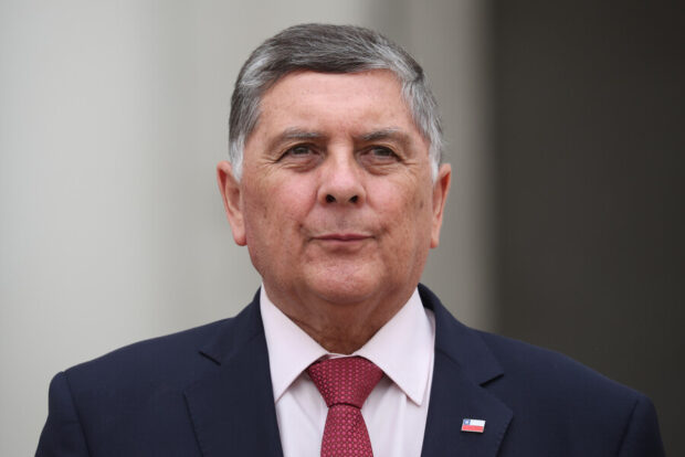 El proximo Ministro del Interior, Claudio Alvarado, realiza un punto de prensa junto a Alvaro Elizalde Dragomir Yankovic/Aton Chile.