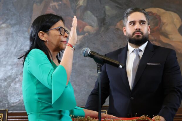 Delcy Rodríguez, jura como presidenta encargada de Venezuela.