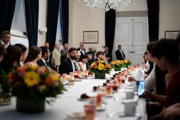 El Presidente de la Republica, Gabriel Boric, desayuna junto a estudiantes para reconocer las Trayectorias Educativas por sus resultados en la Prueba de Acceso a la Educacion Superior, PAES. 