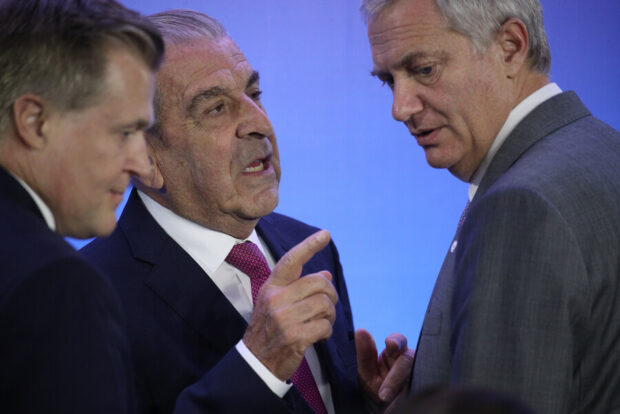 Expresidente Eduardo Frei en compañía de José Antonio Kast en el encuentro “Prioridades para Chile en la voz del Presidente electo”. 