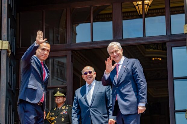 José Antonio Kast junto al el presidente del Perú, José Jerí.