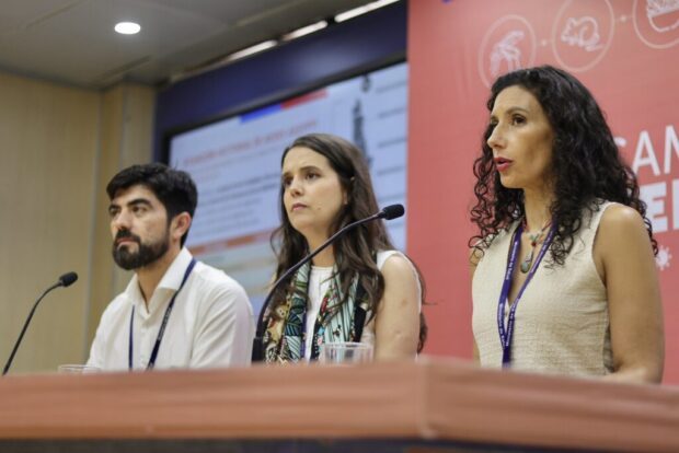 Ministerio de Salud informa sobre como eliminar los criaderos de mosquitos en el hogar disminuye la reproducción del vector Aedes aegypti. Foto: Minsal. 