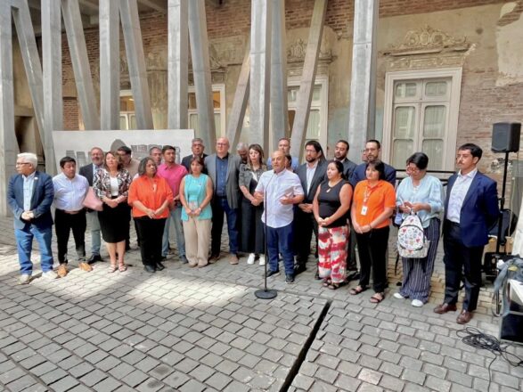 El presidente de la Central Unitaria de Trabajadores (CUT), José Manuel Díaz, entrega declaraciones por la presentación del proyecto de ley de Negociación Colectiva Multinivel.