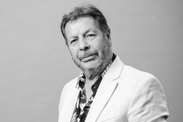 Retrato de Leo Soto, percusionista e histórico director de La Sonora de Tommy Rey. 