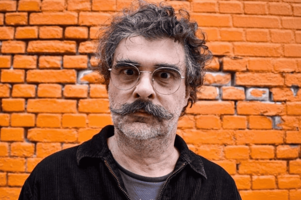 Retrato del músico uruguayo, Santiago Tavella.
