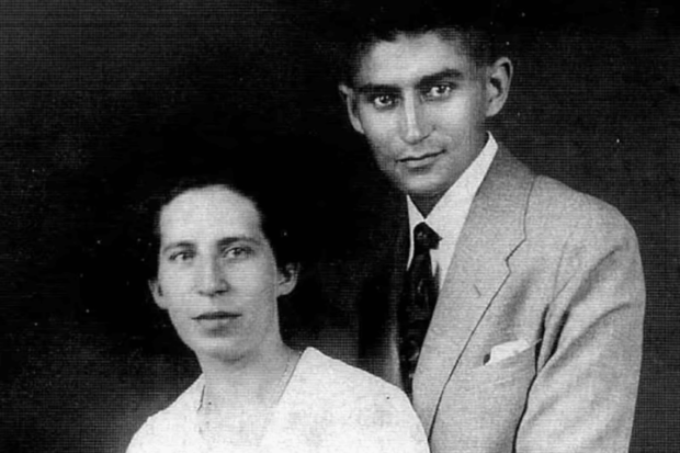 Retrato de Franz Kafka y Felice Bauer.
