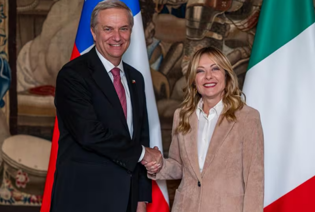 El presidente electo de Chile, José Antonio Kast, calificó como “muy buena” la reunión sostenida con la primera ministra de Italia, Giorgia Meloni, en el marco de su gira internacional por Europa. Foto: Prensa José Antonio Kast.