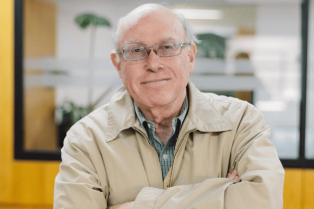 Fotografía del académico Mario Waissbluth.