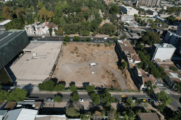 Foto aérea del terreno en que se construirá la nueva sede de la Cineteca Nacional.