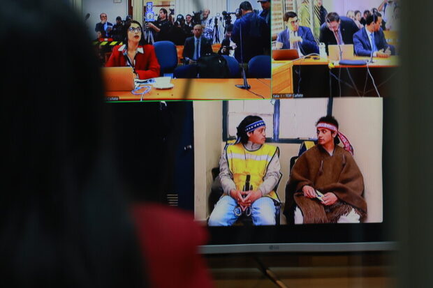 Juicio contra los tres hermanos Antihuen condenados como autores ejecutores del asesinato de los uniformados, el 27 de abril de 2024 en esa comuna de la Región del Biobío. Foto: Carlos Acuña/ATON CHILE.