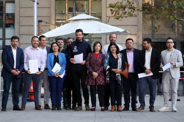 Alcaldes de la Región Metropolitana. Dragomir Yankovic/Aton Chile 