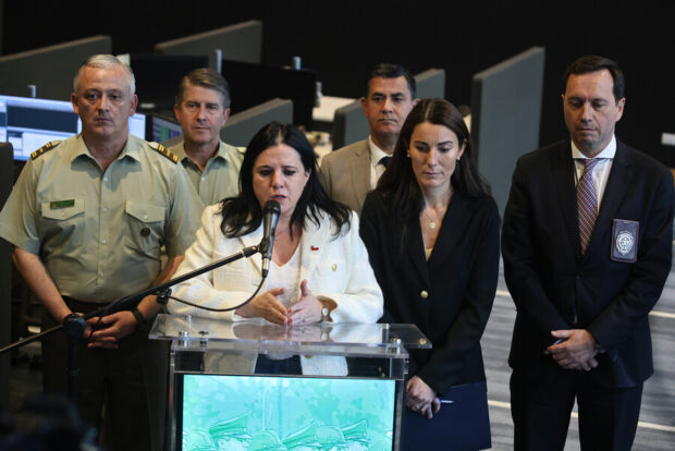 Ministra de Seguridad, Trinidad Steinert, y su par de Educación, María Paz Arzola, junto autoridades de Carabineros y la PDI