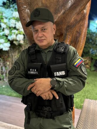 Diosdado Cabello, ministro del interior, paz y justicia de Venezuela en su uniforme militar. Vía X@dcabellor