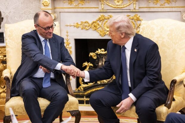 Friedrich Merz, Canciller de Alemania junto al presidente de los Estados Unidos, Donald Trump, en el despacho oval de la Casa Blanca. Vía X@bundeskanzler