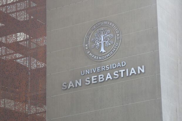 Frontis de la Universidad San Sebastián.