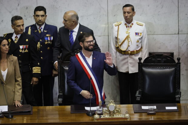 El expresidente Gabriel Boric durante la ceremonia de cambio de mando presidencial, realizada en el Salón de Honor del Congreso Nacional.
